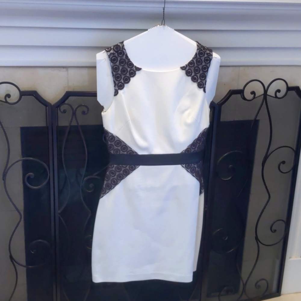 Elegant white and black dress 2P